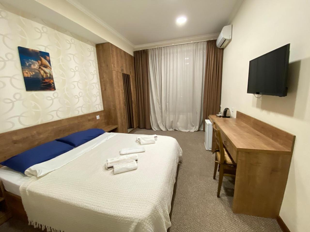 5 Rooms Near 300 Aragveli Metro Station Tbilisi Room photo