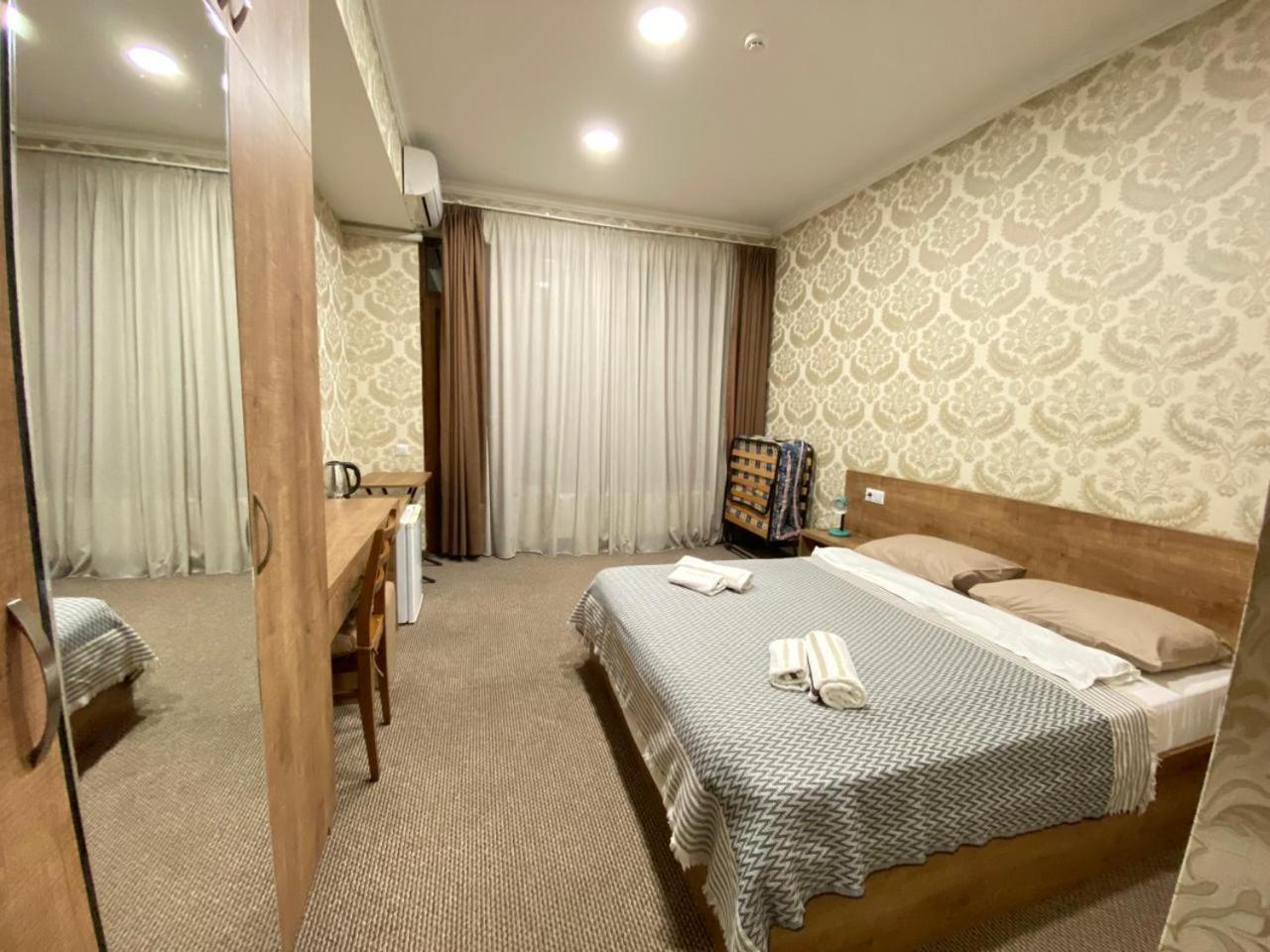 5 Rooms Near 300 Aragveli Metro Station Tbilisi Room photo